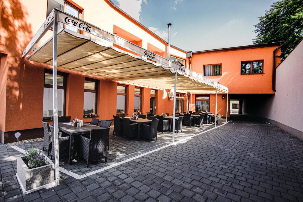 Hotel U Kostela Modřice Kültér fotó