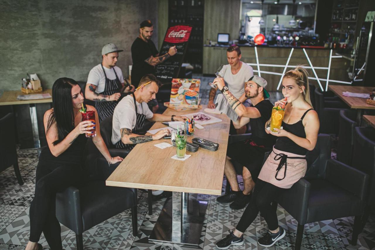 Hotel U Kostela Modřice Kültér fotó